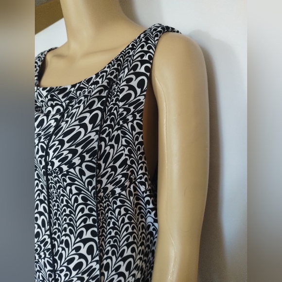 Voir voir Woman Black White Pattern Dress Size 18W Flowy Sleeveless Plus Size - Picture 4 of 7